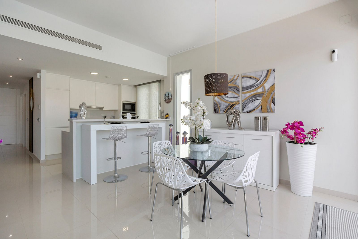 Se vende Villa - Chalet de 3 dormitorios en Costa Blanca, Alicante, España