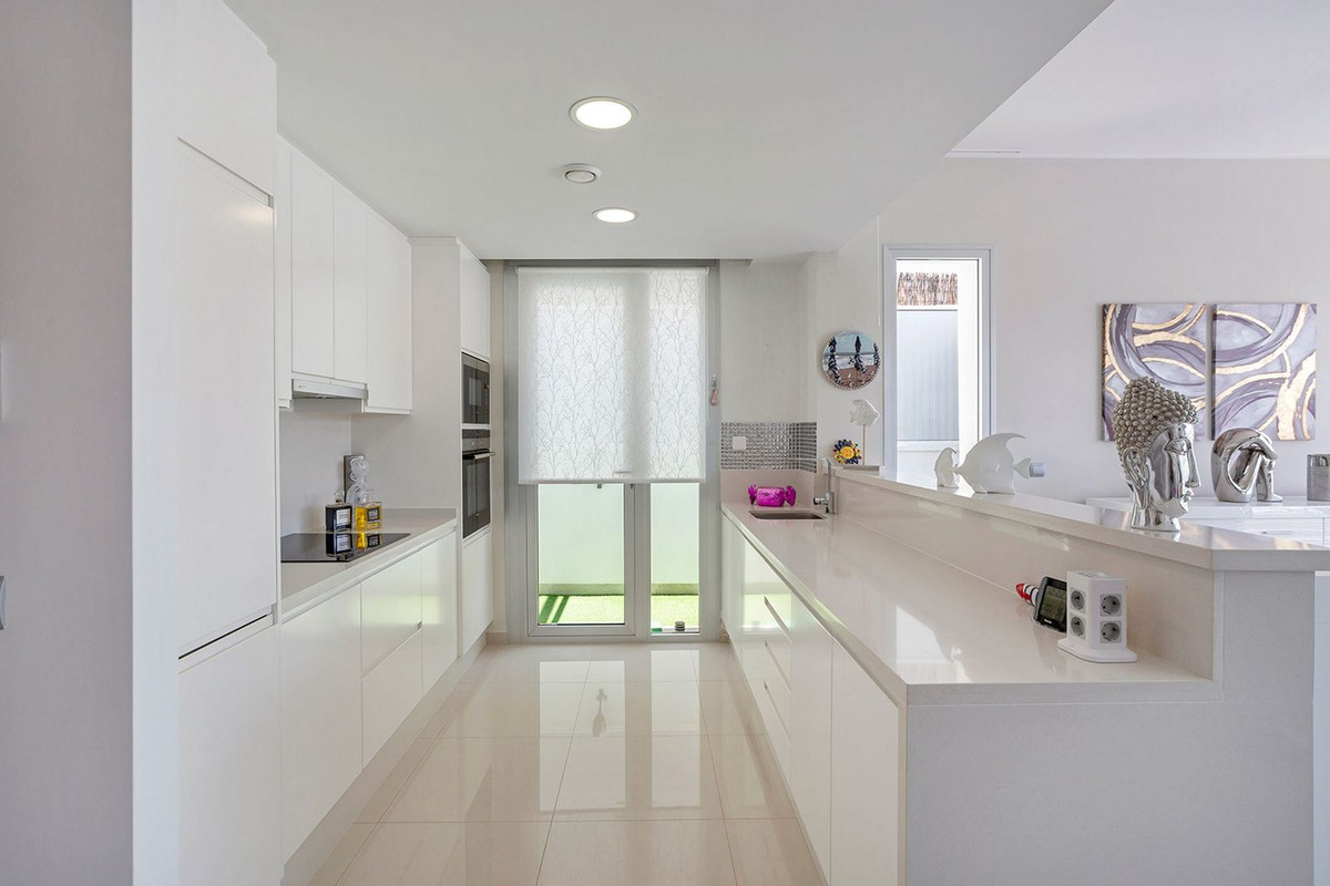 Se vende Villa - Chalet de 3 dormitorios en Costa Blanca, Alicante, España