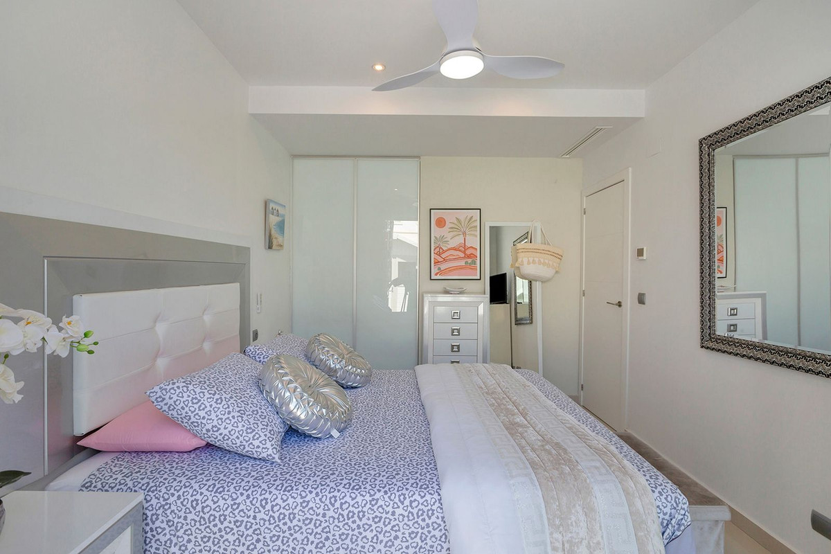 Se vende Villa - Chalet de 3 dormitorios en Costa Blanca, Alicante, España