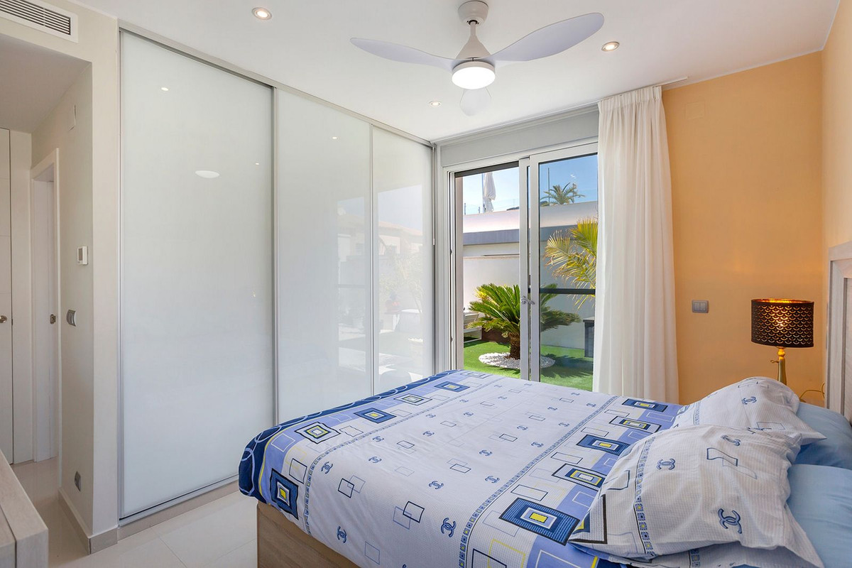 Se vende Villa - Chalet de 3 dormitorios en Costa Blanca, Alicante, España