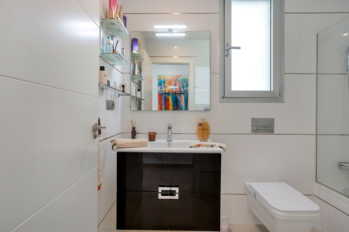 Se vende Villa - Chalet de 3 dormitorios en Costa Blanca, Alicante, España