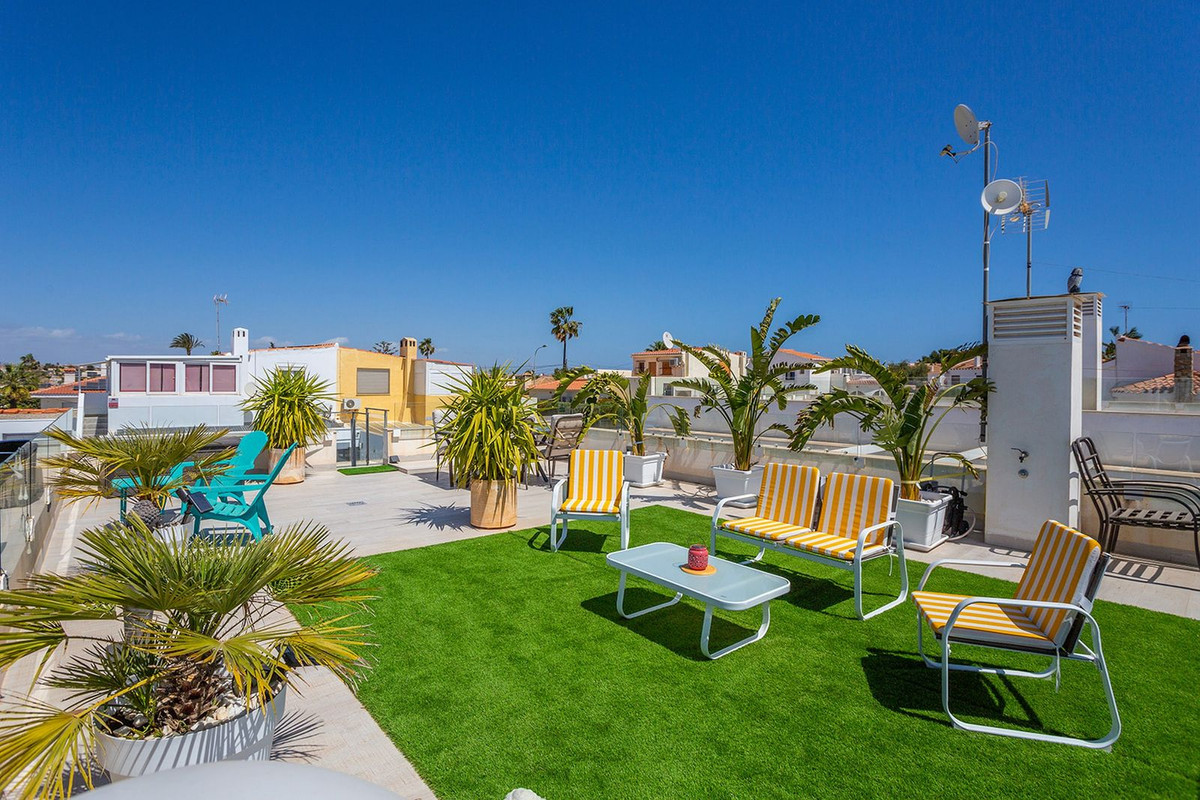 Se vende Villa - Chalet de 3 dormitorios en Costa Blanca, Alicante, España