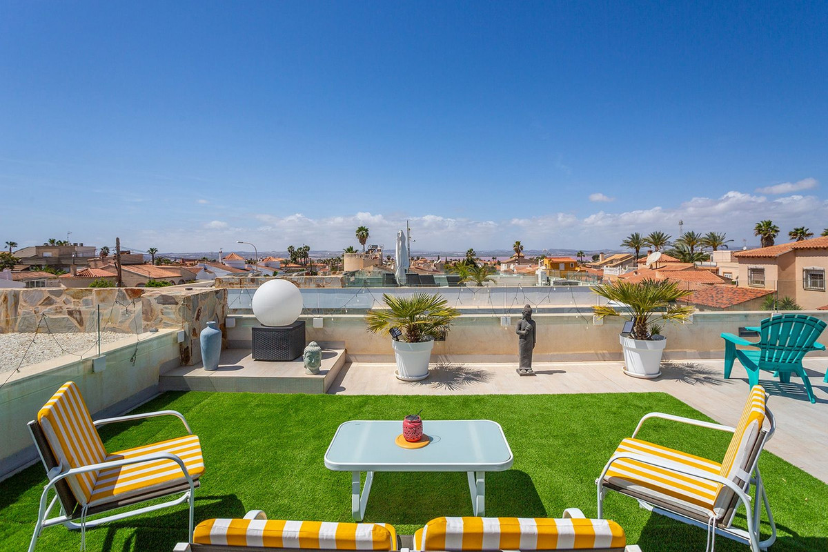 Se vende Villa - Chalet de 3 dormitorios en Costa Blanca, Alicante, España