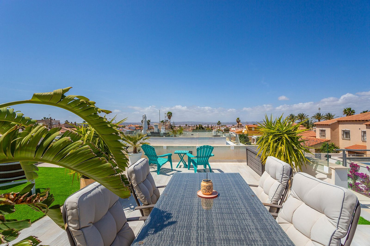 Se vende Villa - Chalet de 3 dormitorios en Costa Blanca, Alicante, España