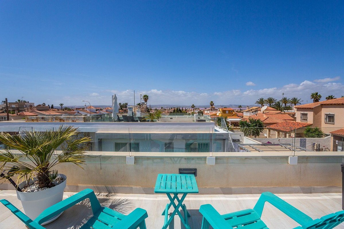 Se vende Villa - Chalet de 3 dormitorios en Costa Blanca, Alicante, España