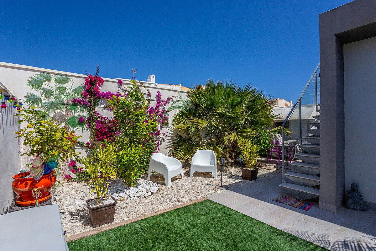Se vende Villa - Chalet de 3 dormitorios en Costa Blanca, Alicante, España
