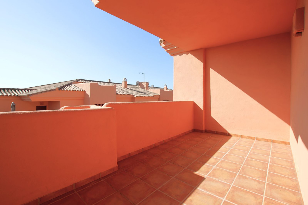 3 Bed Apartment for sale in Benahavís Costa Del Sol, Málaga, Spain