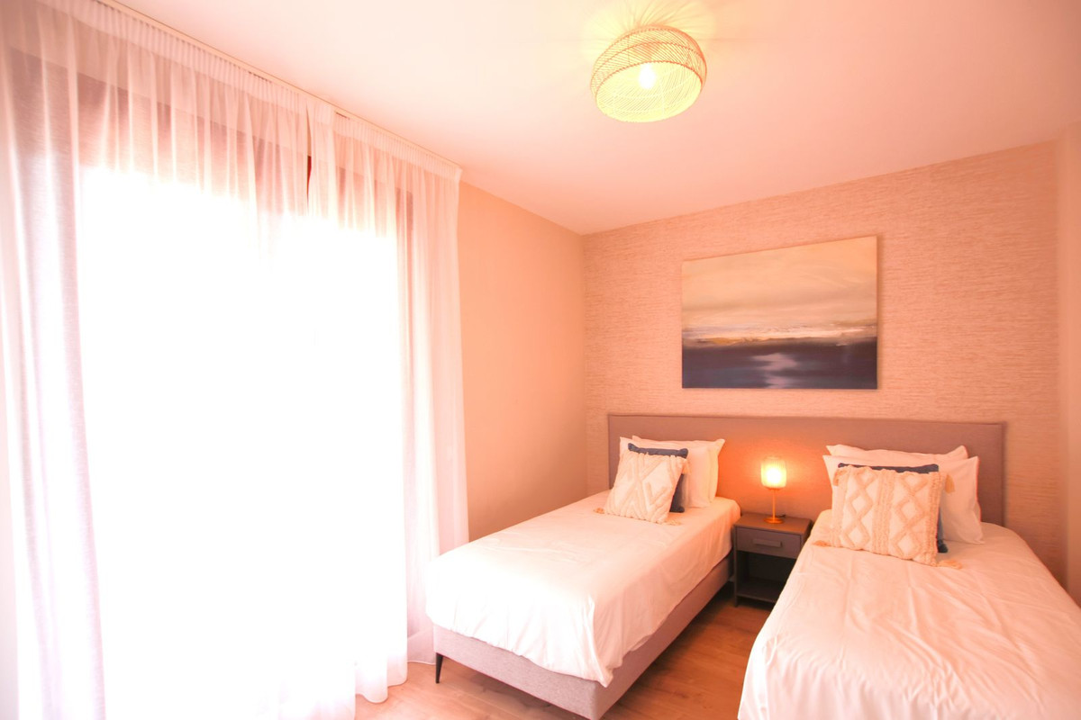 3 Bed Apartment for sale in Benahavís Costa Del Sol, Málaga, Spain