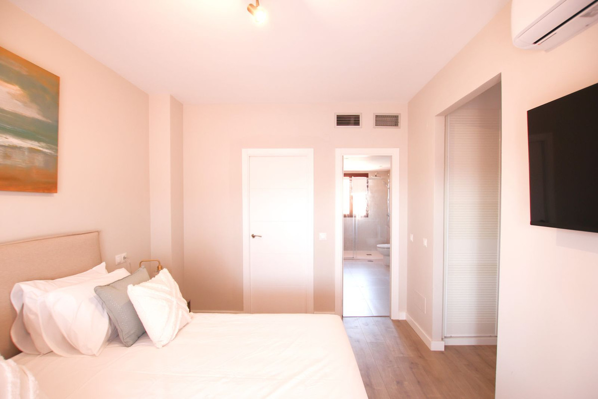 3 Bed Apartment for sale in Benahavís Costa Del Sol, Málaga, Spain