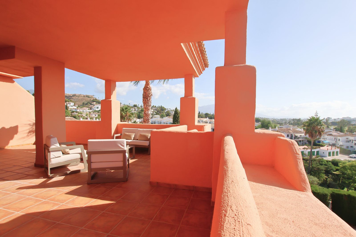 3 Bed Apartment for sale in Benahavís Costa Del Sol, Málaga, Spain
