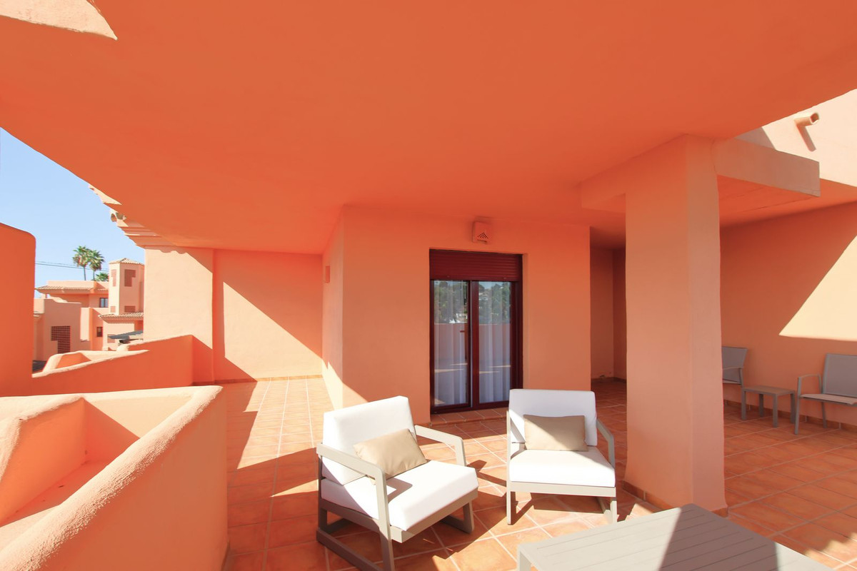 3 Bed Apartment for sale in Benahavís Costa Del Sol, Málaga, Spain
