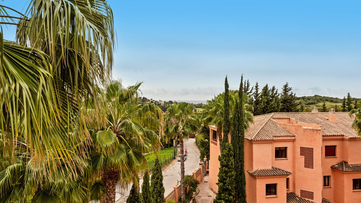 3 Bed Apartment for sale in Benahavís Costa Del Sol, Málaga, Spain