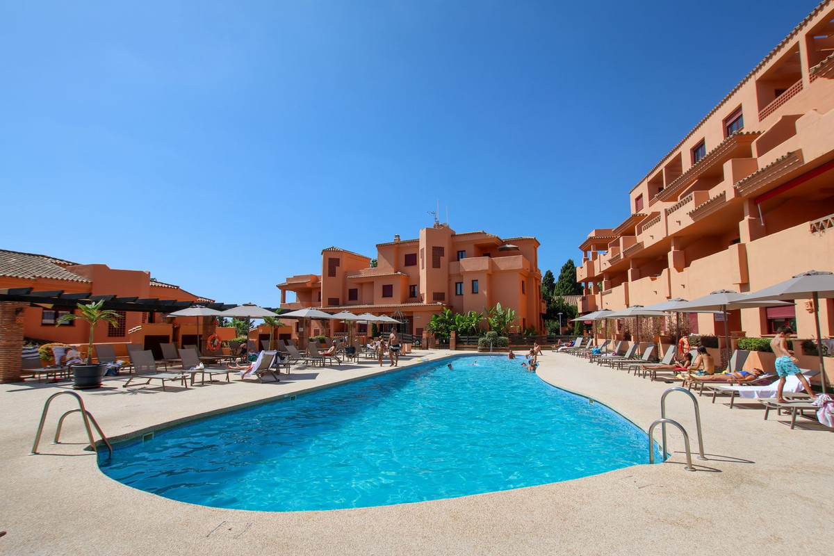 3 Bed Apartment for sale in Benahavís Costa Del Sol, Málaga, Spain