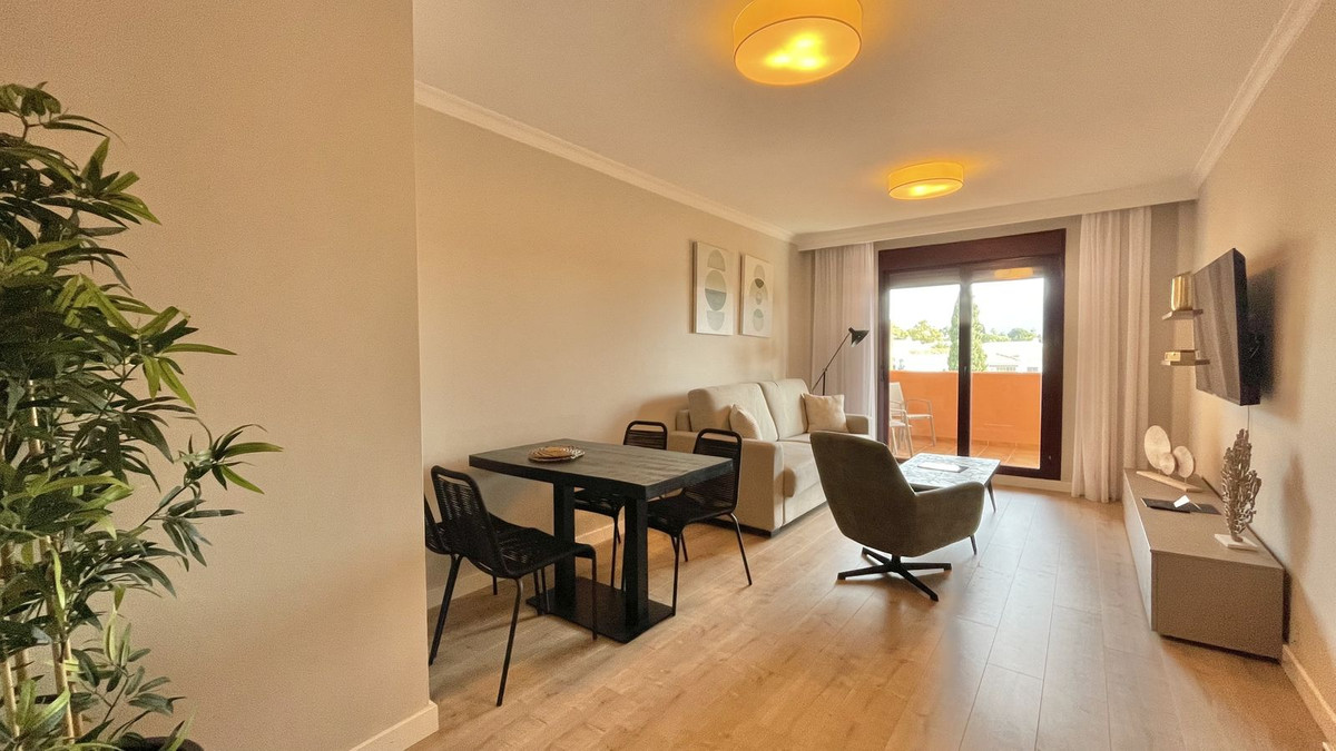 3 Bed Apartment for sale in Benahavís Costa Del Sol, Málaga, Spain