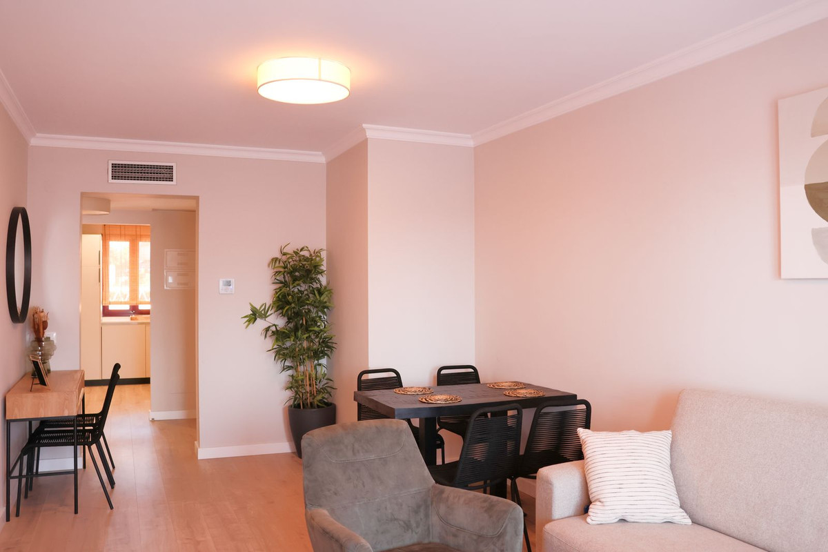 3 Bed Apartment for sale in Benahavís Costa Del Sol, Málaga, Spain