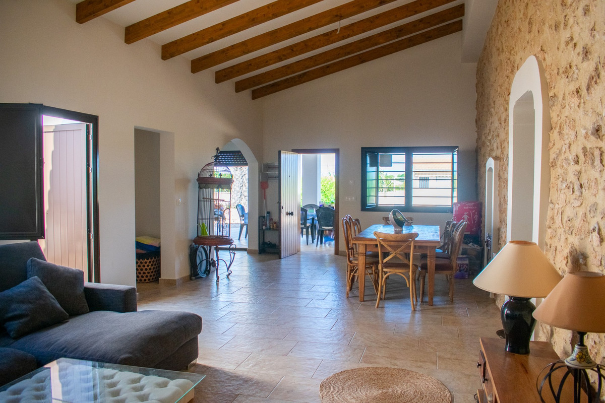 Se vende Villa - Chalet de 3 dormitorios en Costa Blanca, Alicante, España