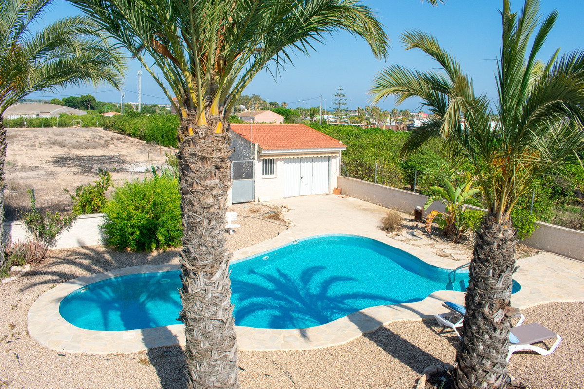 Se vende Villa - Chalet de 3 dormitorios en Costa Blanca, Alicante, España