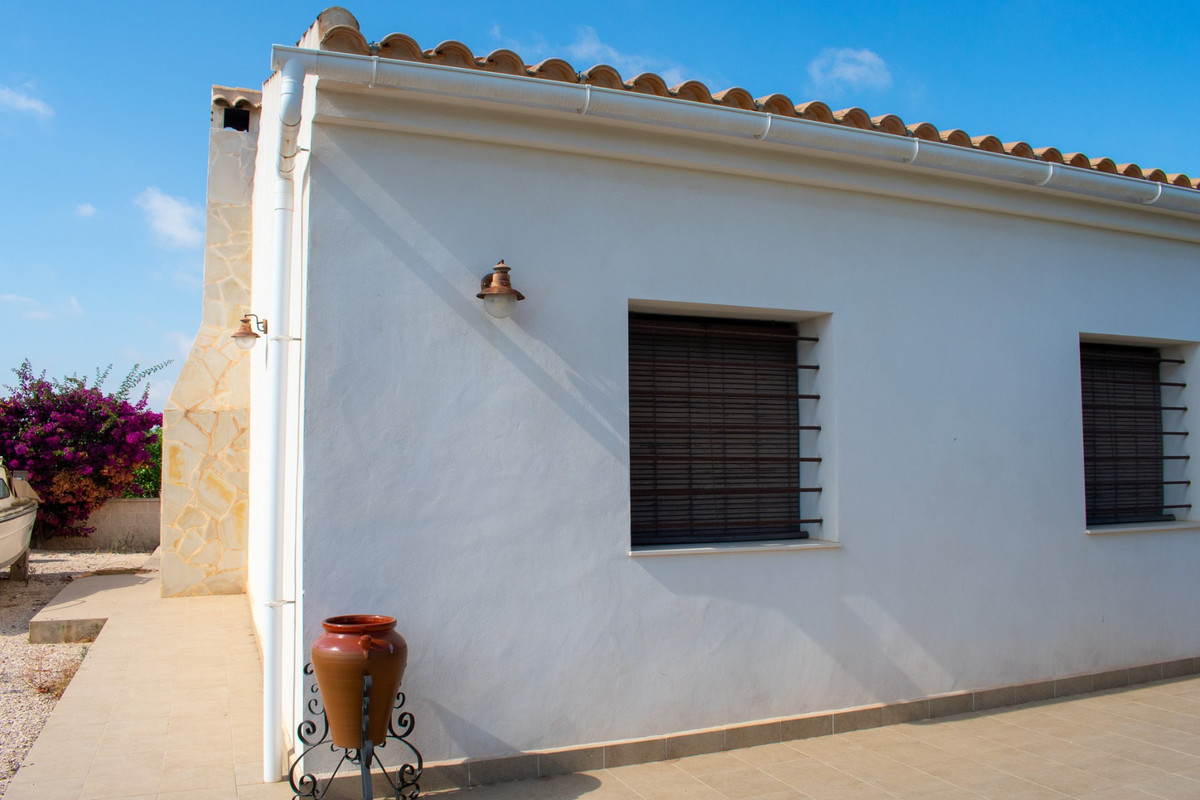 Se vende Villa - Chalet de 3 dormitorios en Costa Blanca, Alicante, España