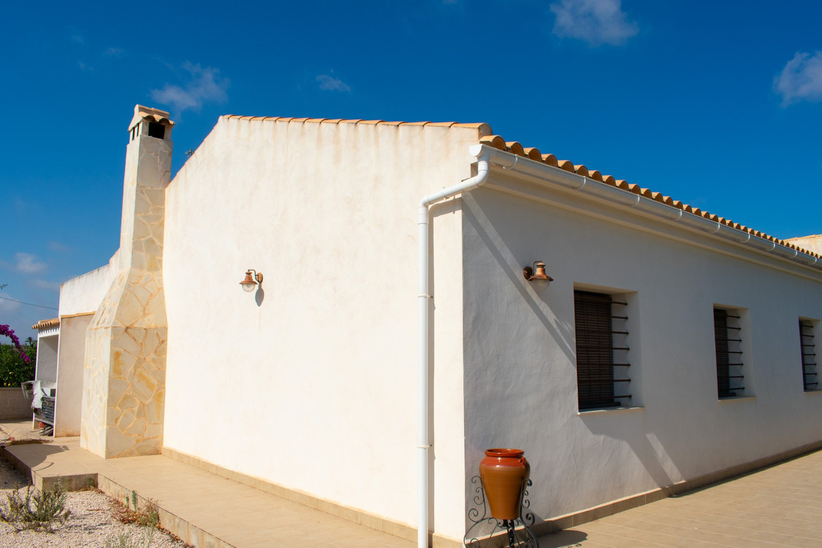 Se vende Villa - Chalet de 3 dormitorios en Costa Blanca, Alicante, España