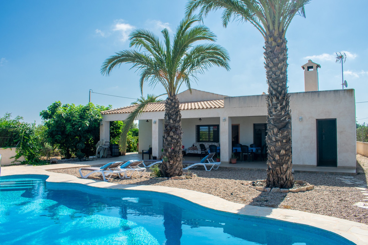 Se vende Villa - Chalet de 3 dormitorios en Costa Blanca, Alicante, España