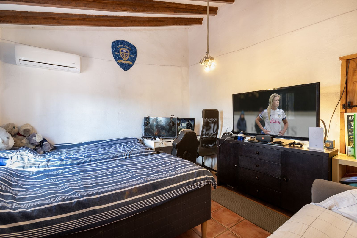 Se vende Finca - Cortijo de 4 dormitorios en Costa Del Sol, Málaga, España
