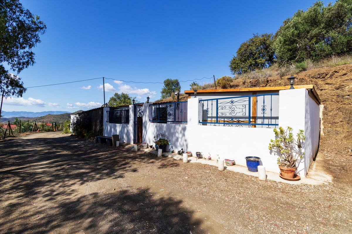 Se vende Finca - Cortijo de 4 dormitorios en Costa Del Sol, Málaga, España