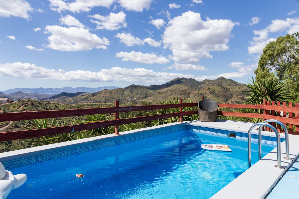 Se vende Finca - Cortijo de 4 dormitorios en Costa Del Sol, Málaga, España