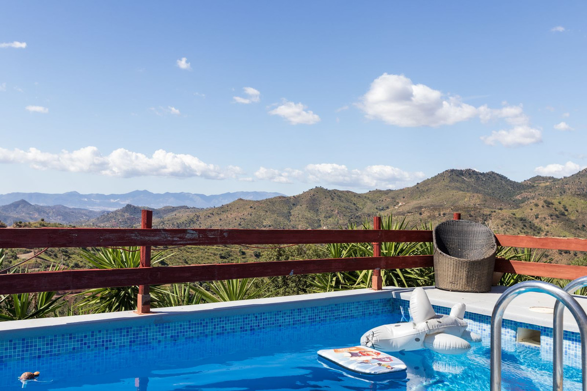 Se vende Finca - Cortijo de 4 dormitorios en Costa Del Sol, Málaga, España