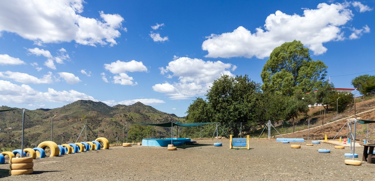 Se vende Finca - Cortijo de 4 dormitorios en Costa Del Sol, Málaga, España