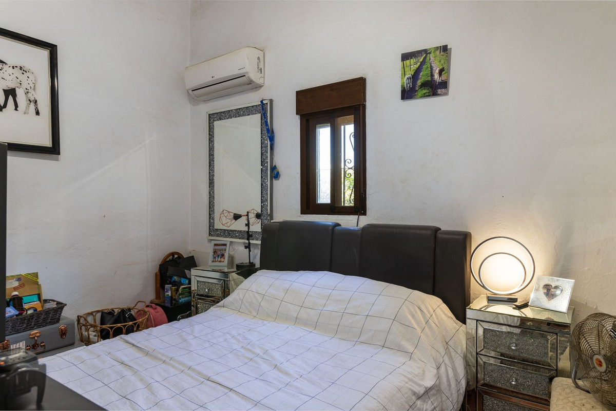 Se vende Finca - Cortijo de 4 dormitorios en Costa Del Sol, Málaga, España