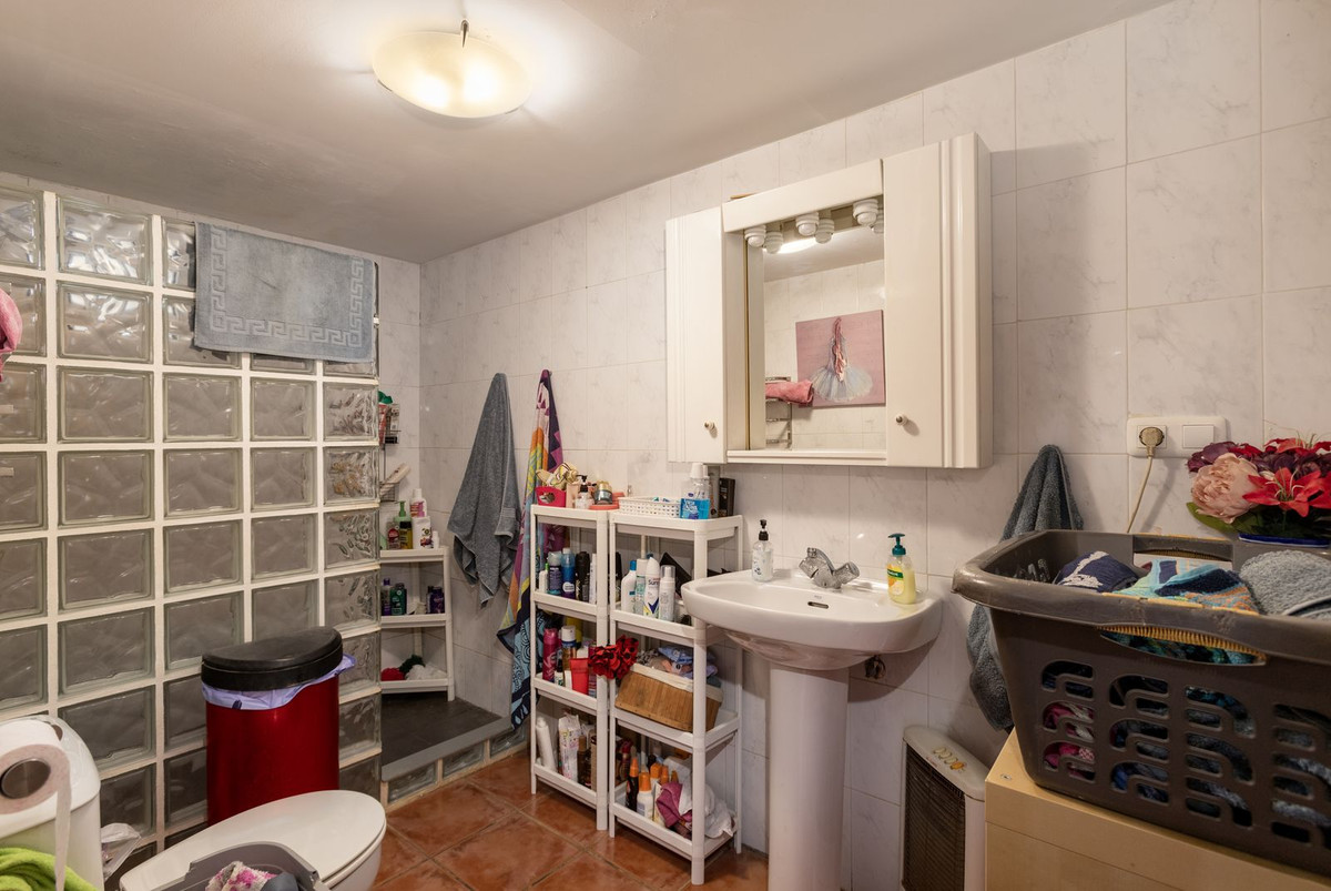 Se vende Finca - Cortijo de 4 dormitorios en Costa Del Sol, Málaga, España
