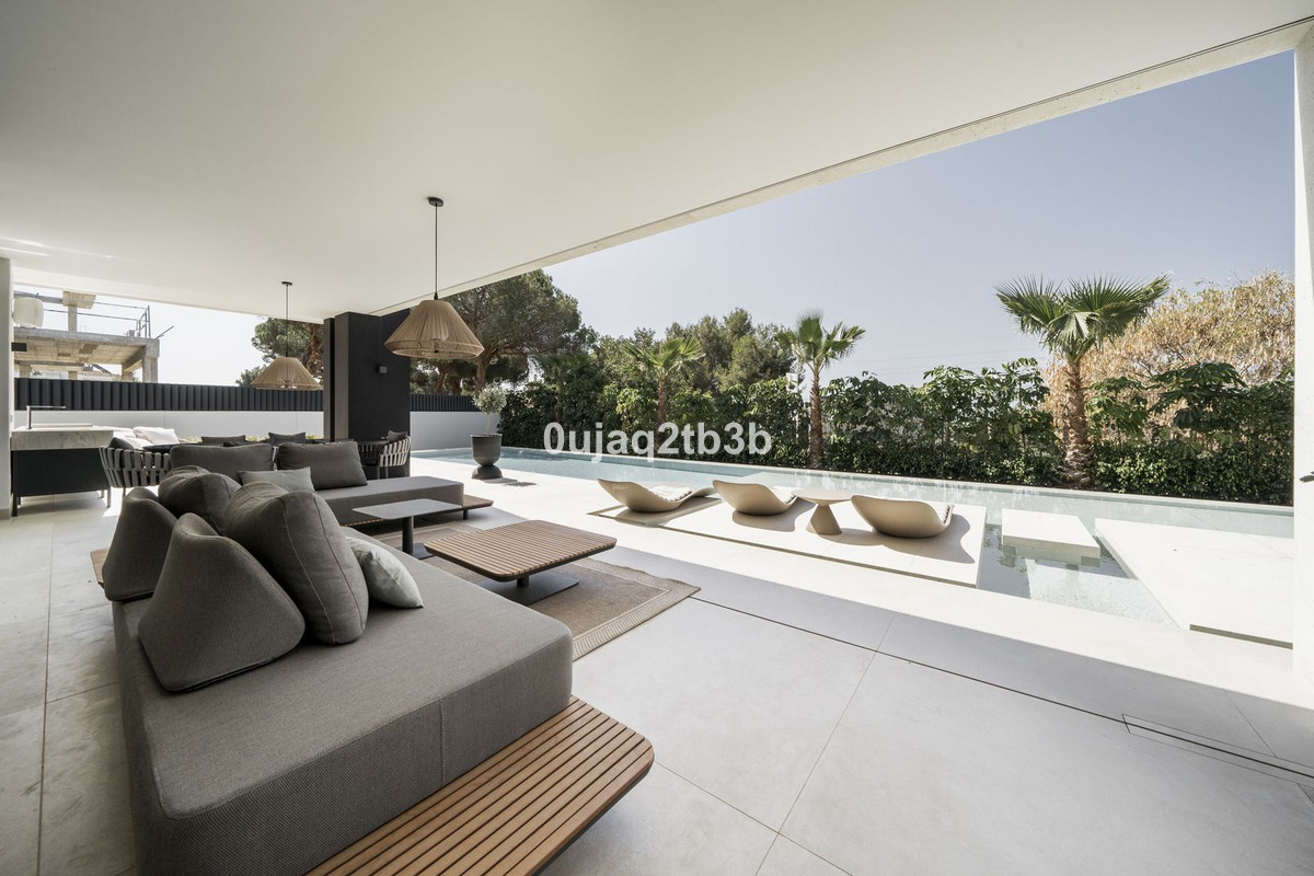 4 Bed Townhouse for sale in Nagüeles Costa Del Sol, Málaga, Spain