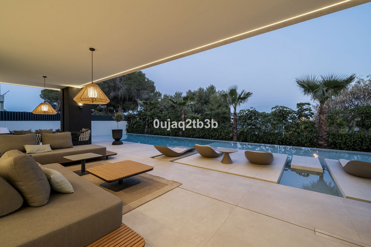 4 Bed Townhouse for sale in Nagüeles Costa Del Sol, Málaga, Spain