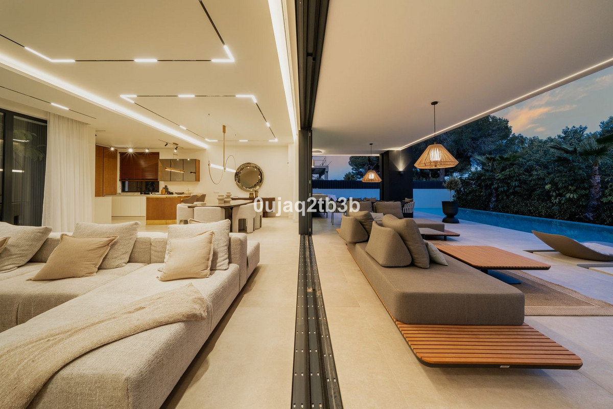 4 Bed Townhouse for sale in Nagüeles Costa Del Sol, Málaga, Spain
