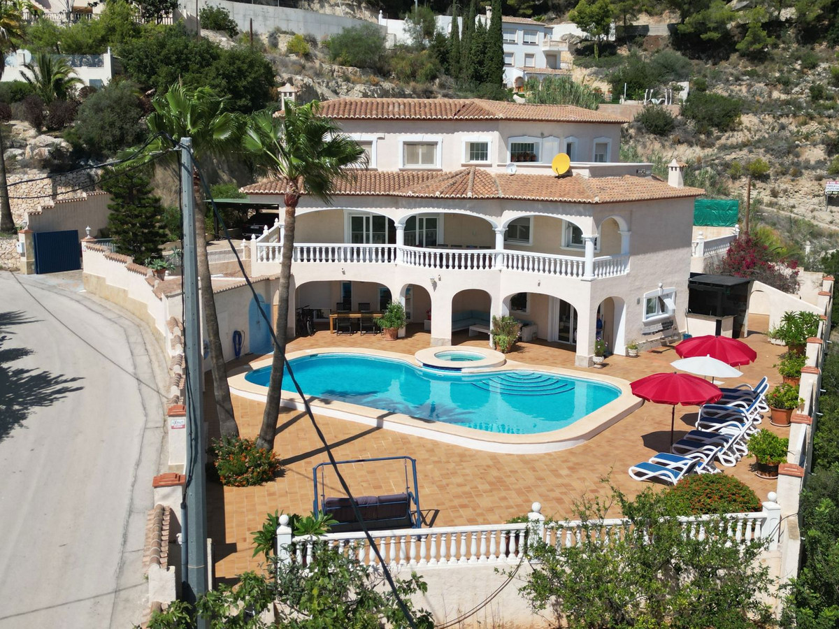 6 Bed Townhouse for sale in Calpe Costa Blanca, Alicante, Spain