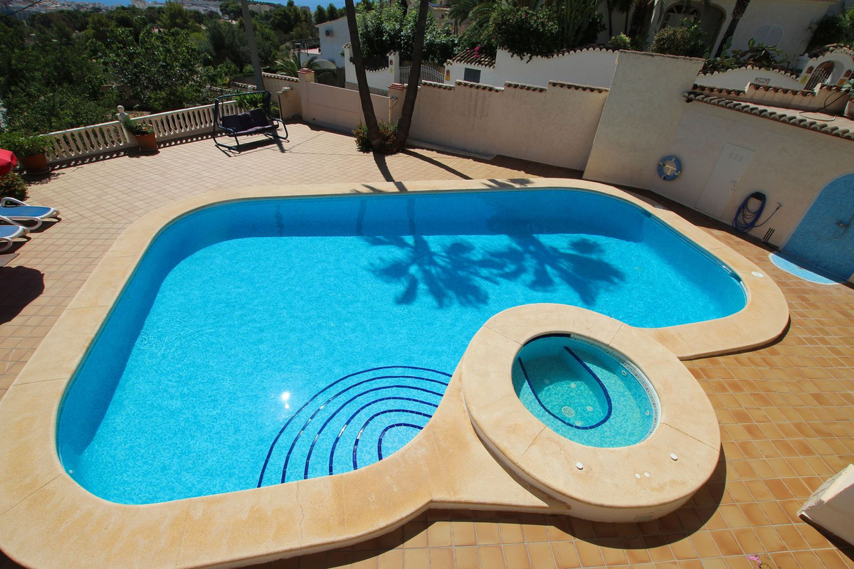 6 Bed Townhouse for sale in Calpe Costa Blanca, Alicante, Spain