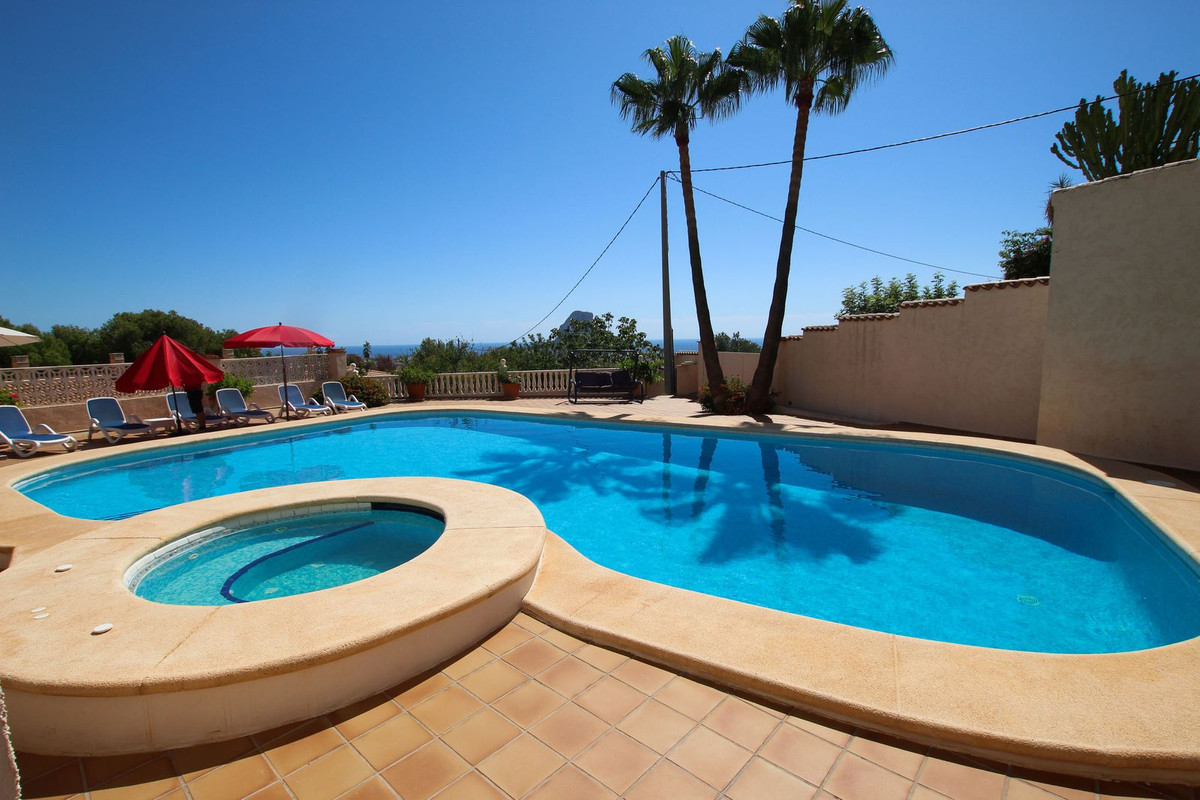 6 Bed Townhouse for sale in Calpe Costa Blanca, Alicante, Spain