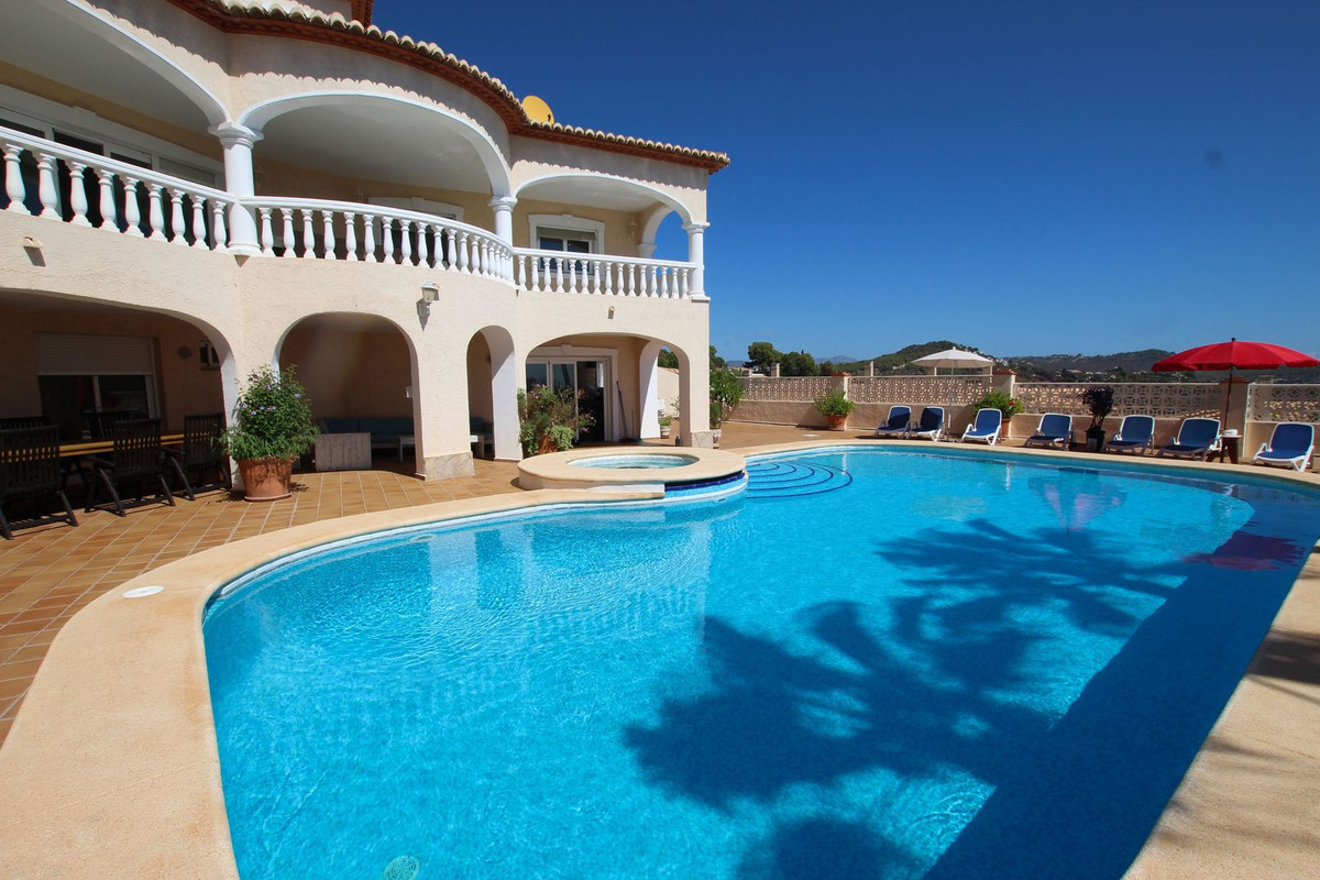 6 Bed Townhouse for sale in Calpe Costa Blanca, Alicante, Spain