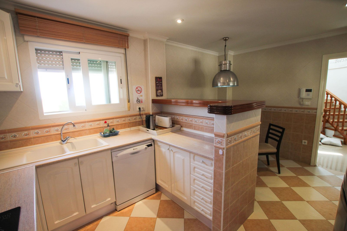 6 Bed Townhouse for sale in Calpe Costa Blanca, Alicante, Spain