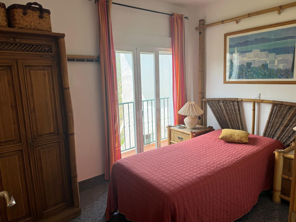 5 Bed Apartment for sale in Istán Costa Del Sol, Málaga, Spain