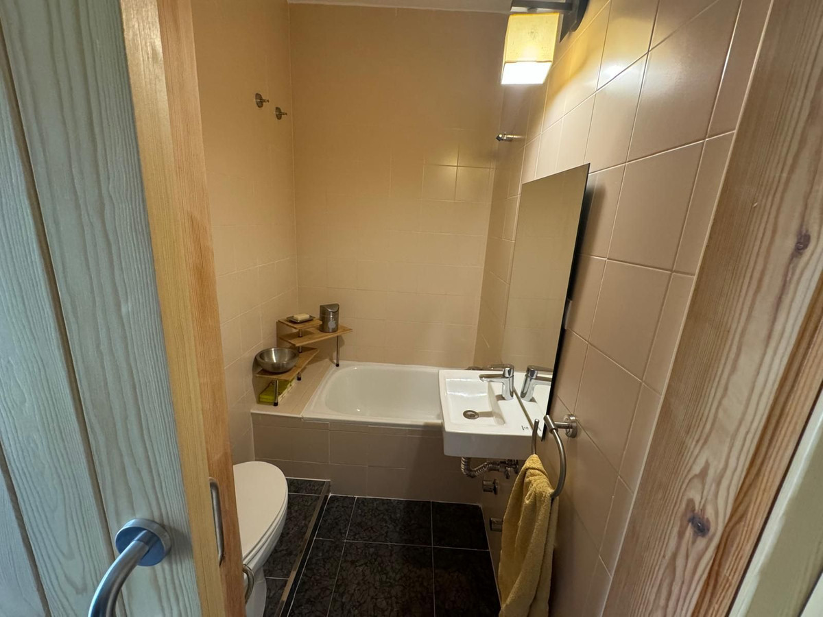 5 Bed Apartment for sale in Istán Costa Del Sol, Málaga, Spain