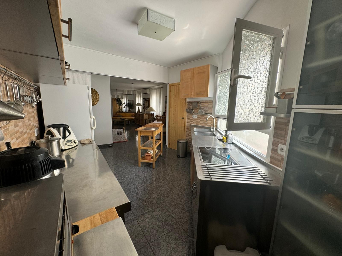 5 Bed Apartment for sale in Istán Costa Del Sol, Málaga, Spain