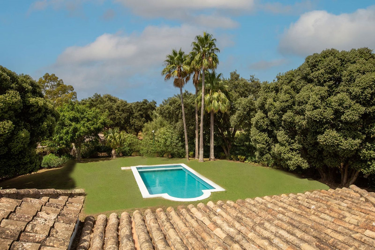 Se vende Villa - Chalet de 3 dormitorios en Costa Del Sol, Cadiz, España