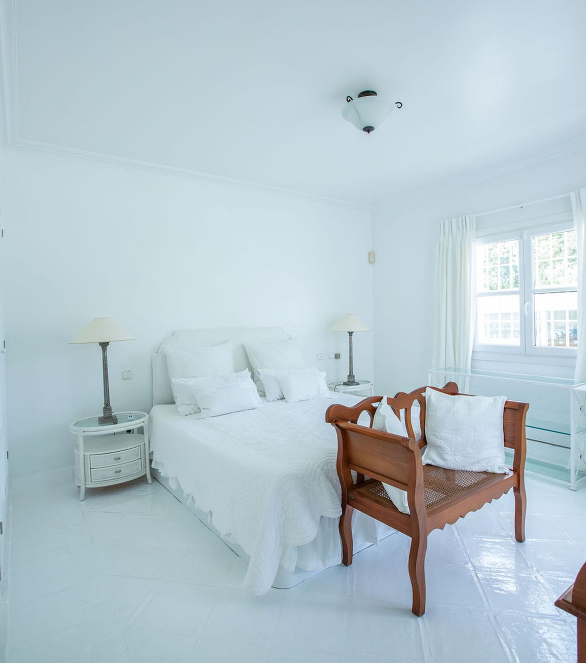 Se vende Villa - Chalet de 3 dormitorios en Costa Del Sol, Cadiz, España