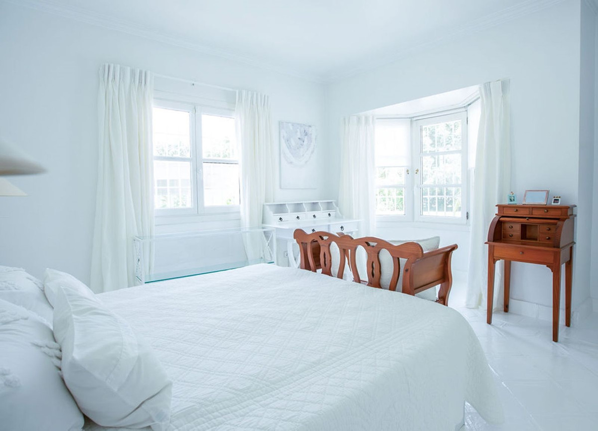 Se vende Villa - Chalet de 3 dormitorios en Costa Del Sol, Cadiz, España