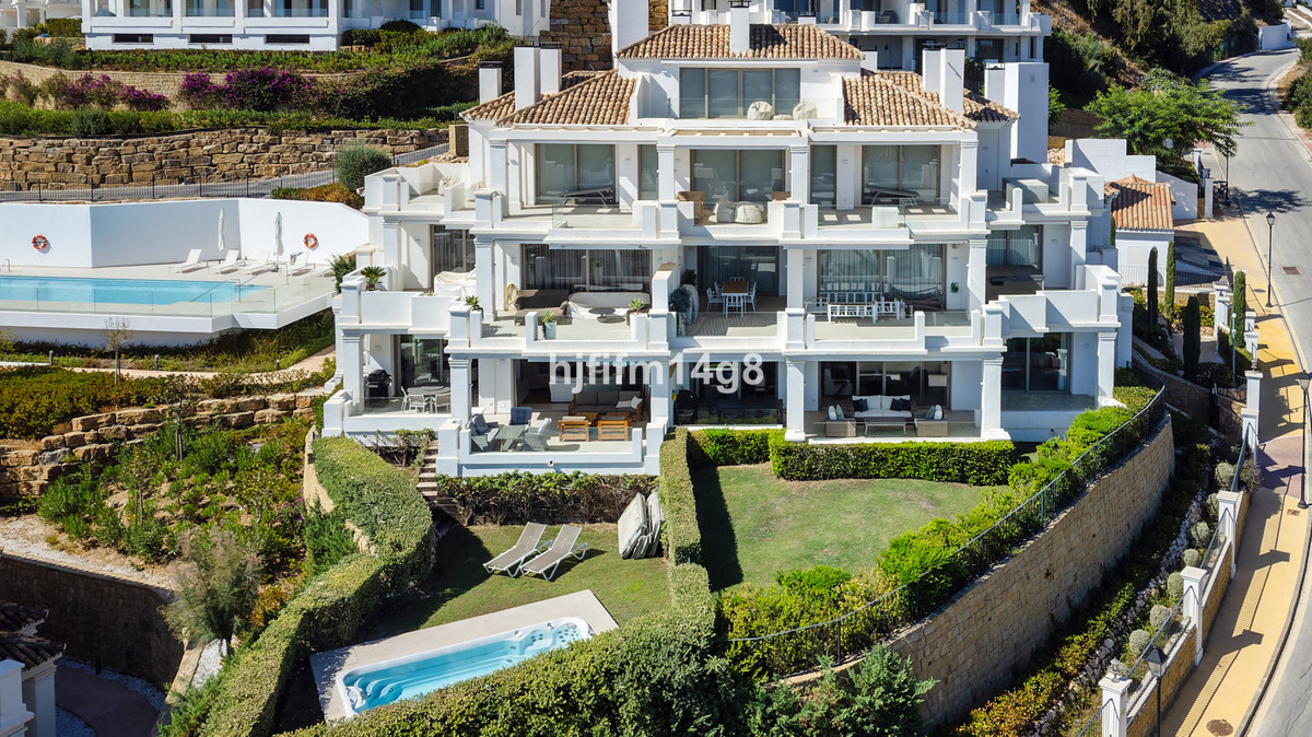 3 Bed Apartment for sale in Nueva Andalucía Costa Del Sol, Málaga, Spain