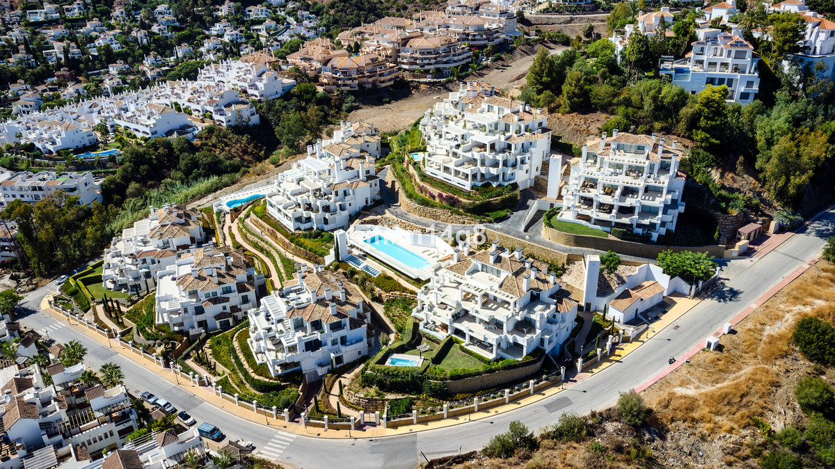 3 Bed Apartment for sale in Nueva Andalucía Costa Del Sol, Málaga, Spain