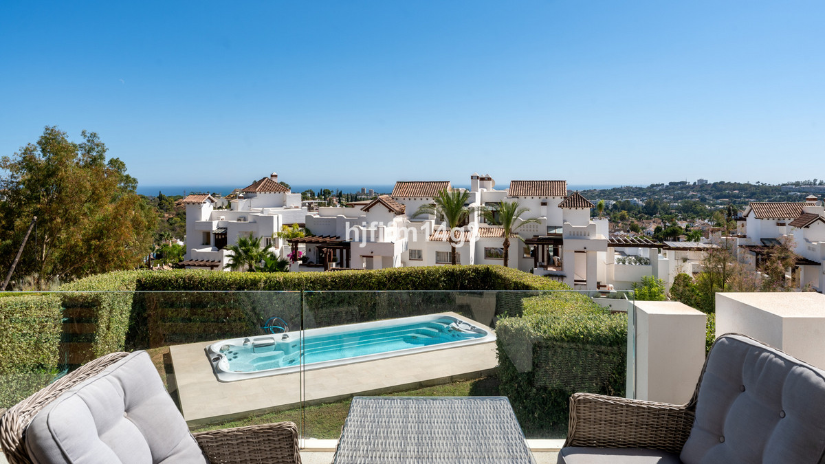 3 Bed Apartment for sale in Nueva Andalucía Costa Del Sol, Málaga, Spain