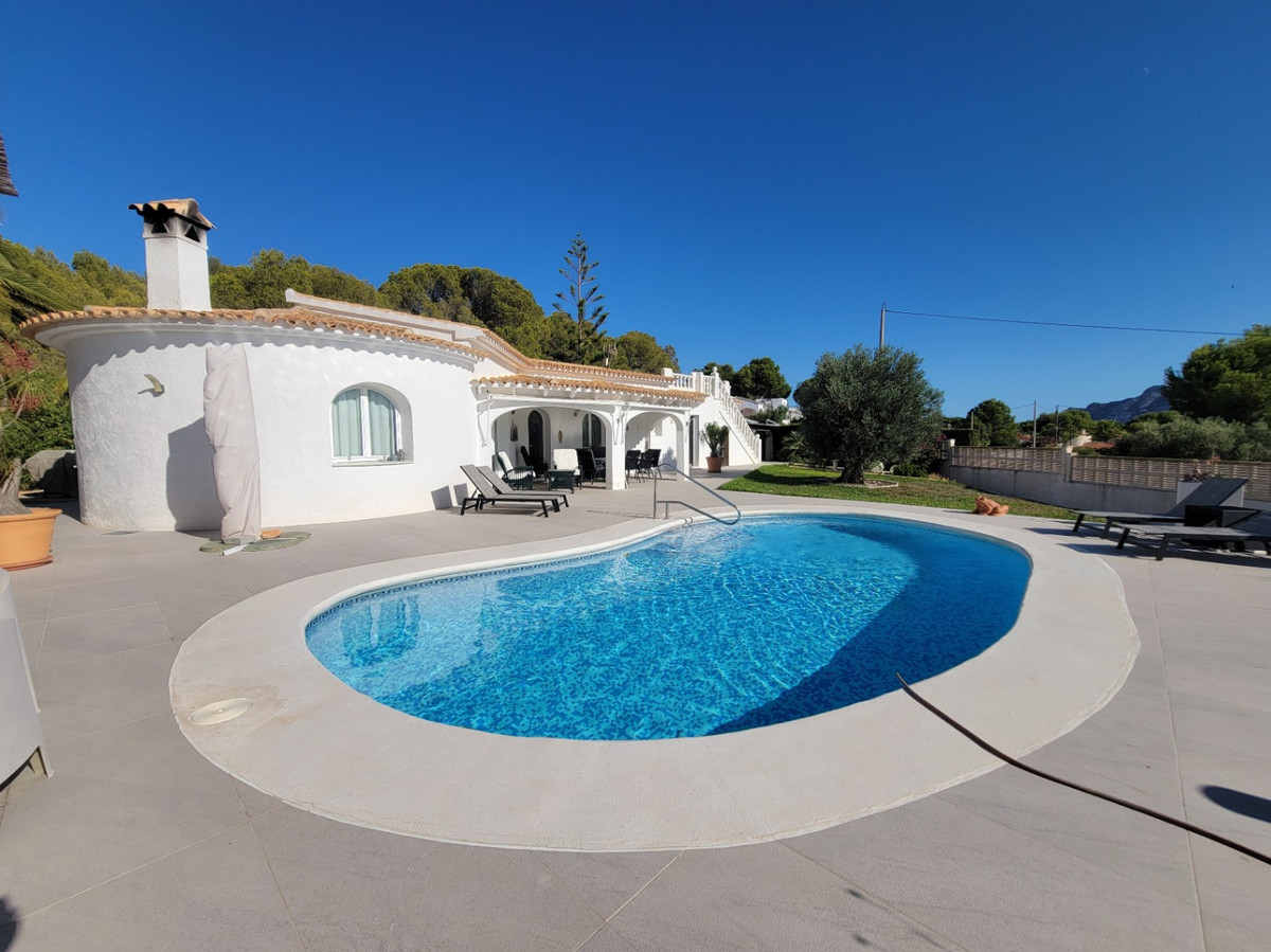 3 Bed Townhouse for sale in Calpe Costa Blanca, Alicante, Spain