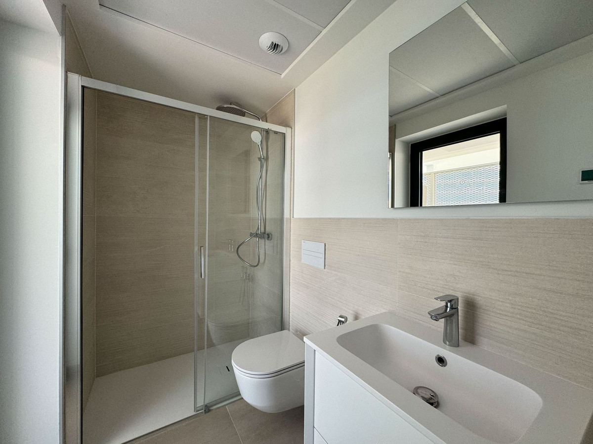 2 Bed Apartment for sale in Fuengirola Costa Del Sol, Málaga, Spain